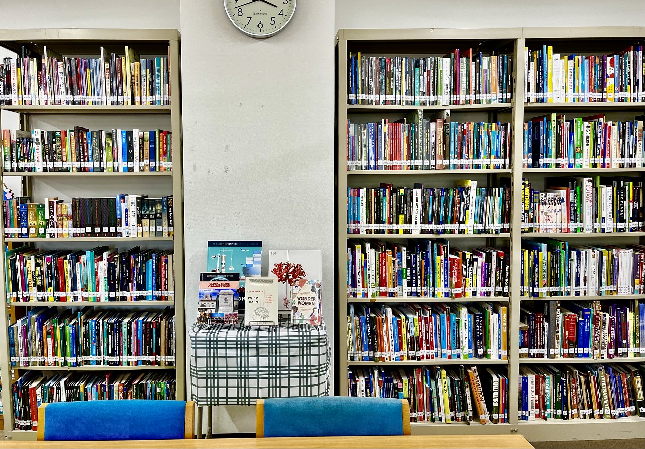 図書館に1,000冊の洋書